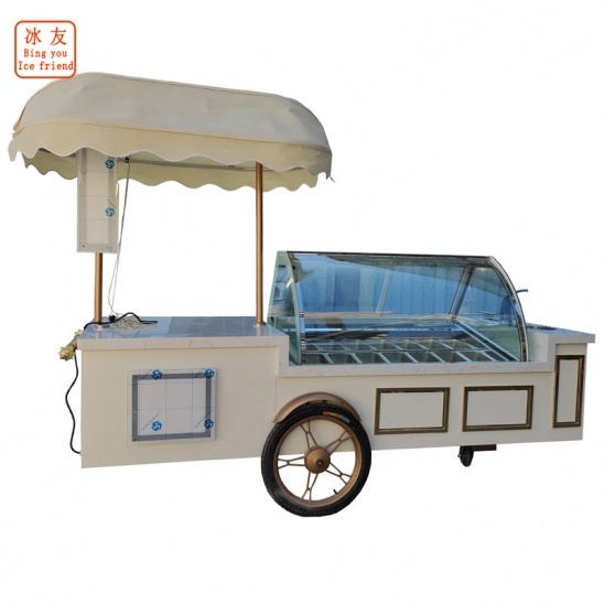 siêu thị tùy chỉnh ở Úc sử dụng kem để trưng bày các phương tiện bán hàng 